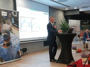 przemawiający lekarz